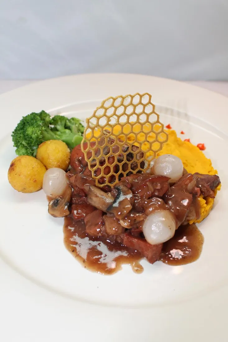 Plato de autor elaborado por estudiantes de la Escuela Gourmet Pucheu