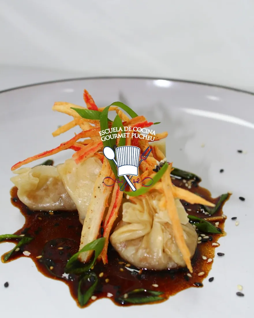 Plato de autor elaborado por estudiantes de la Escuela Gourmet Pucheu