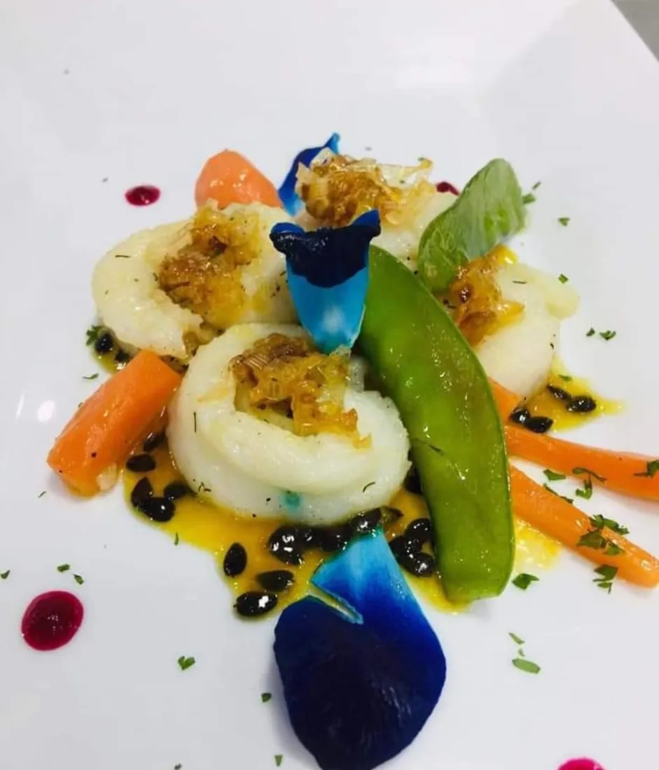 Plato de autor elaborado por estudiantes de la Escuela Gourmet Pucheu
