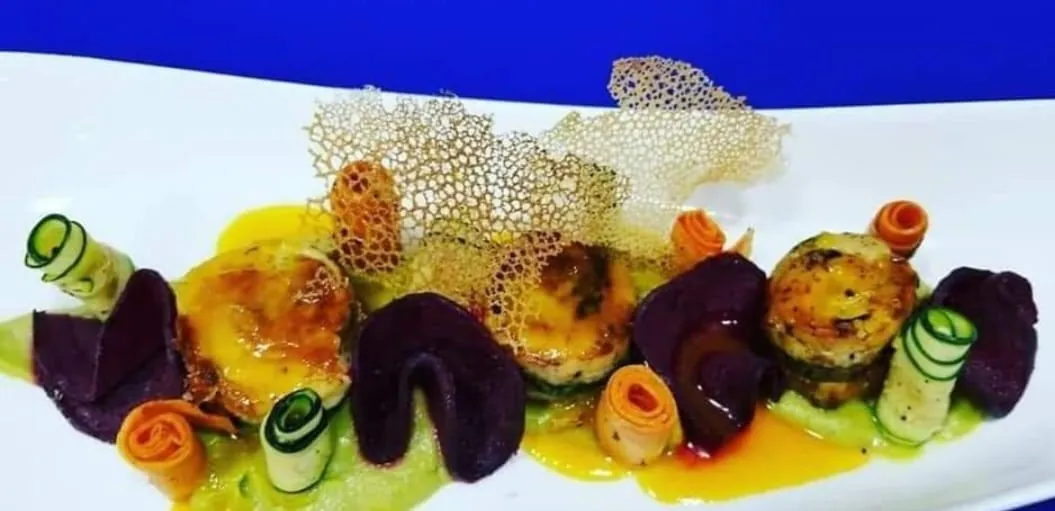 Plato de autor elaborado por estudiantes de la Escuela Gourmet Pucheu