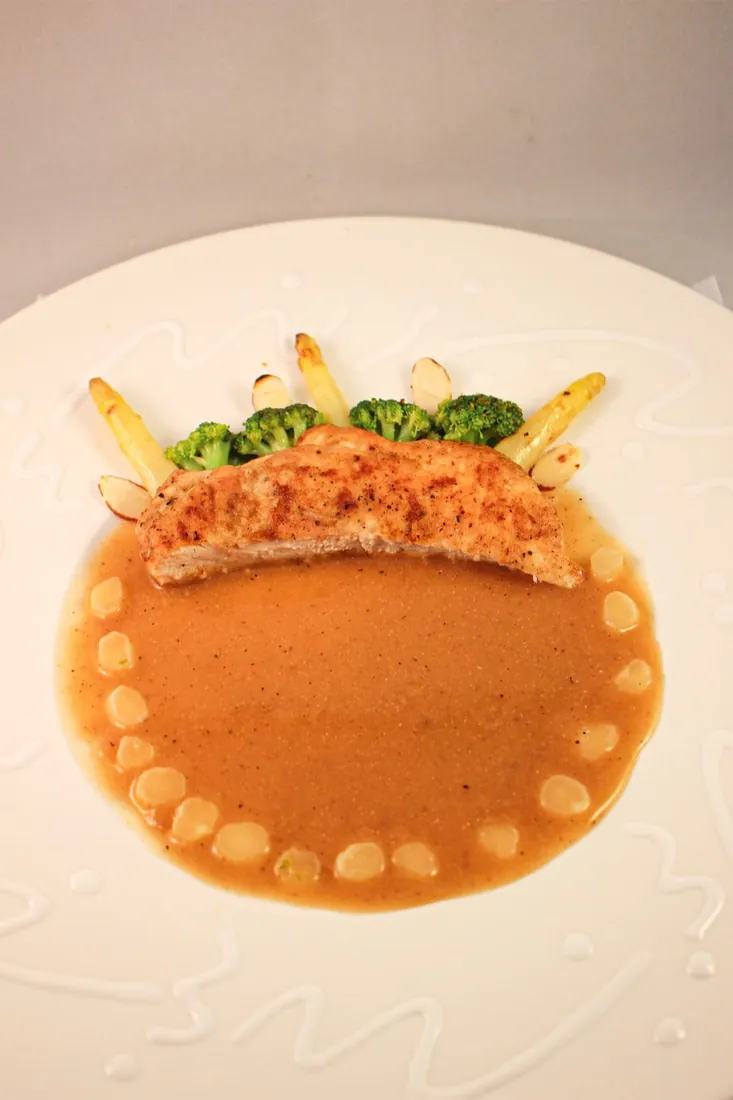 Plato de autor elaborado por estudiantes de la Escuela Gourmet Pucheu