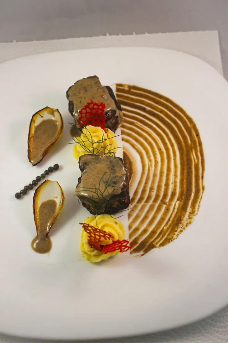 Plato de autor elaborado por estudiantes de la Escuela Gourmet Pucheu